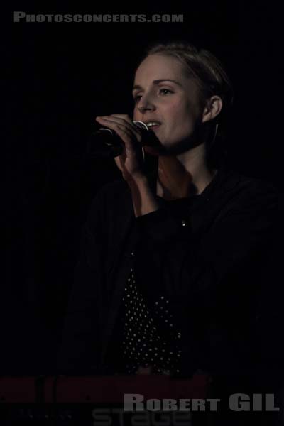 AGNES OBEL - 2010-11-06 - PARIS - La Boule Noire - 